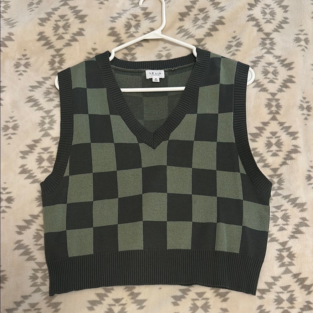 Le Lis Green Knit Vest medium